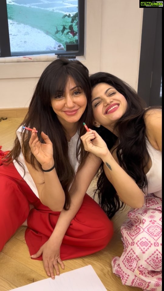 Reyhna Malhotra Instagram - Connecting with our and each others inner child after 3 long years. Sister Love is the best in the whole wide world 🤗 Thankyou @idha.oneness for holding such a beautiful space 💖