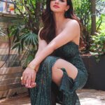 Reyhna Malhotra Instagram - Magic💫💫💫💫💫🌈 💚 hoping the future to be all green love and vibrant 💚🦋 Styled by :@Yourstylistforever Outfit : @vioriccaofficial Makeup : @sunny_makeup_artist Camera: @sashiingle Jew : @anantayabymani Jew PR : @littlepuffsofhappiness