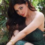 Reyhna Malhotra Instagram - Magic💫💫💫💫💫🌈 💚 hoping the future to be all green love and vibrant 💚🦋 Styled by :@Yourstylistforever Outfit : @vioriccaofficial Makeup : @sunny_makeup_artist Camera: @sashiingle Jew : @anantayabymani Jew PR : @littlepuffsofhappiness