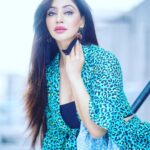 Reyhna Malhotra Instagram - Magic💫💫💫💫💫🌈 What jhumkaaaaa 😝 @ikshitpatel @isha__mua @minikamakeup @yourstylistforever
