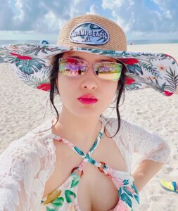 Richa Panai Instagram - Missing the Miami sun!☀️🏖️👒