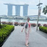 Richa Panai Instagram - Trip begins💕🫶🏻 #merlion #marinabaysands #gardensbythebay #singapore Singapore