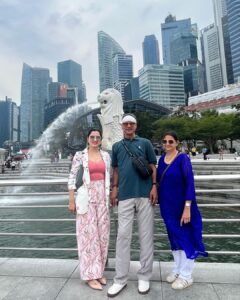 Richa Panai Instagram - Trip begins💕🫶🏻 #merlion #marinabaysands #gardensbythebay #singapore Singapore