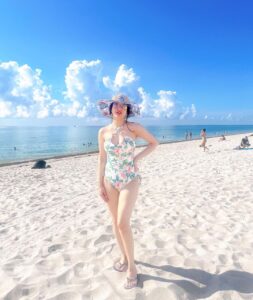 Richa Panai Instagram - Missing the Miami sun!☀️🏖️👒