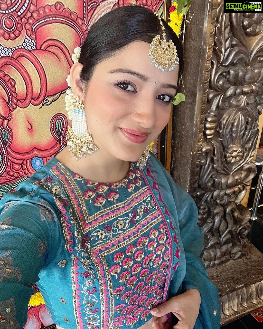 Richa Panai Instagram - Ganpati Bappa morya.. mangal murti morya!🙏🏻💫✨ #happyganeshchaturthi #tbpic