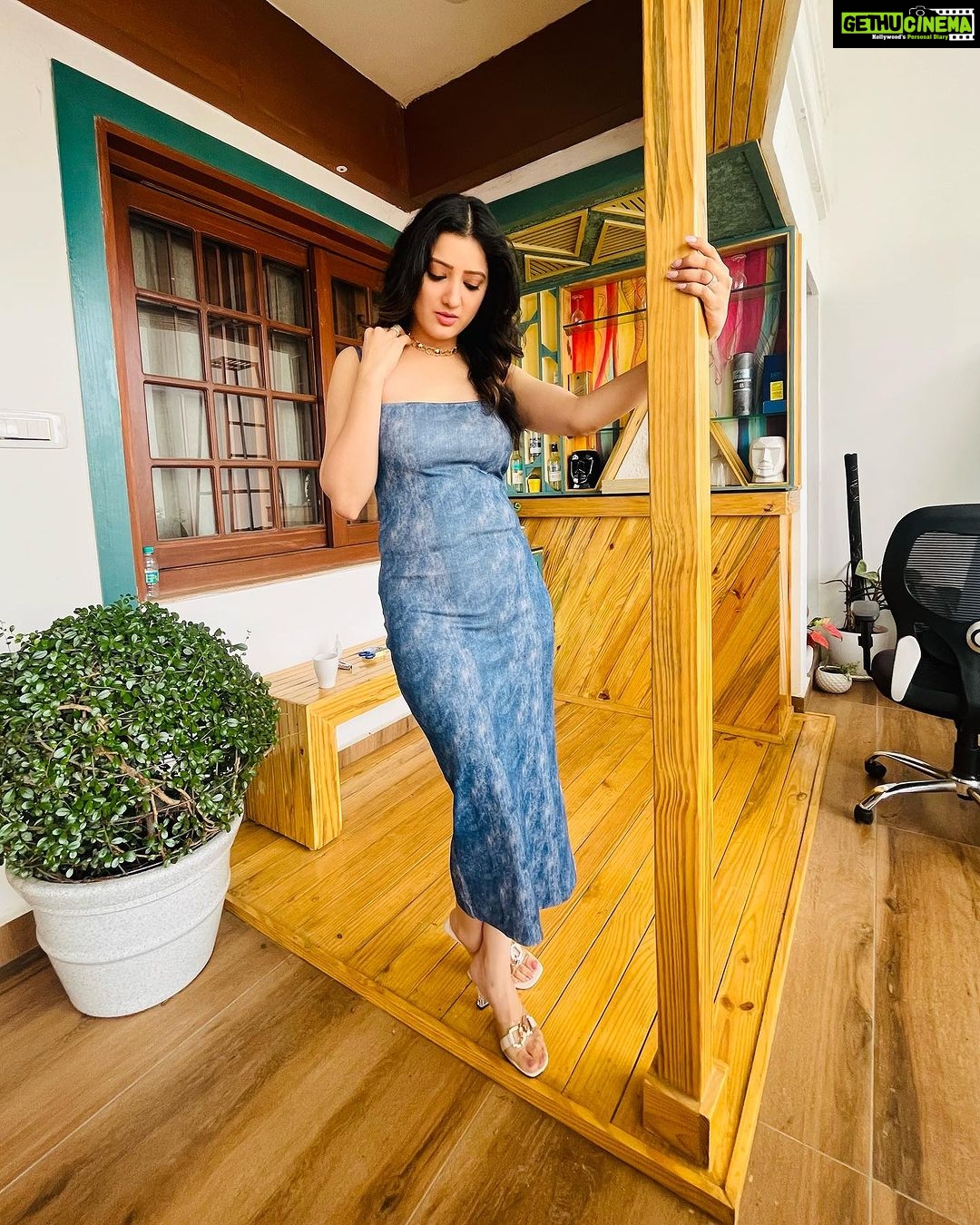 Richa Panai Instagram - Arundhati from Circle.. 3 days to go!!💙 #telugufilm #tollywood #7thjuly #markthedate Hyderabad