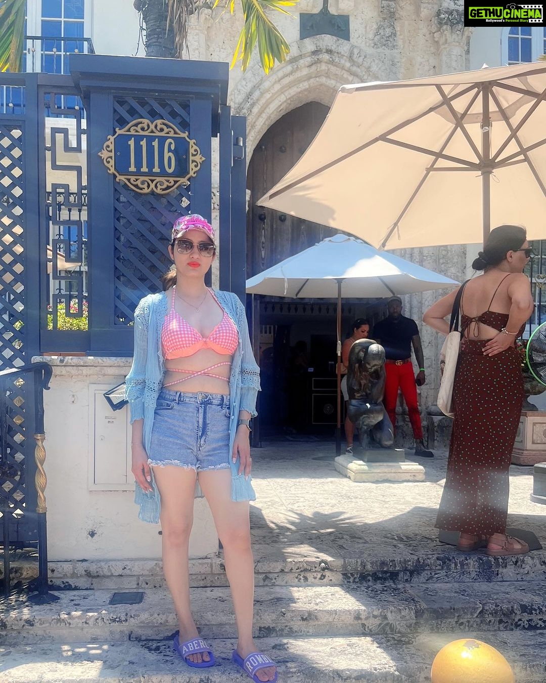 Richa Panai Instagram - Around 100 year old Versace mansion.. finally converted into a luxury hotel. So much history and story behind this place! #iykyk #versacemansion #versace #miamisouthbeach #miamiflorida #miami Versace Mansion, South Beach, Miami