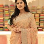 Rithika Tamil Selvi Instagram - Happy morning ☺️✌️ Jewellery @made_for_hers . . . . . #rithika #rithikatamilselvi #rithikavijaytv #tamil_rithika #vijaystars #vijaytelevision #televisionactress #sareelove #sareemodel #designersaree #sareeadvertisement #sareead #trending #trendingoninsatagram #trendingreels #instagram #sareeinsta