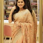 Rithika Tamil Selvi Instagram - Happy morning ☺️✌️ Jewellery @made_for_hers . . . . . #rithika #rithikatamilselvi #rithikavijaytv #tamil_rithika #vijaystars #vijaytelevision #televisionactress #sareelove #sareemodel #designersaree #sareeadvertisement #sareead #trending #trendingoninsatagram #trendingreels #instagram #sareeinsta