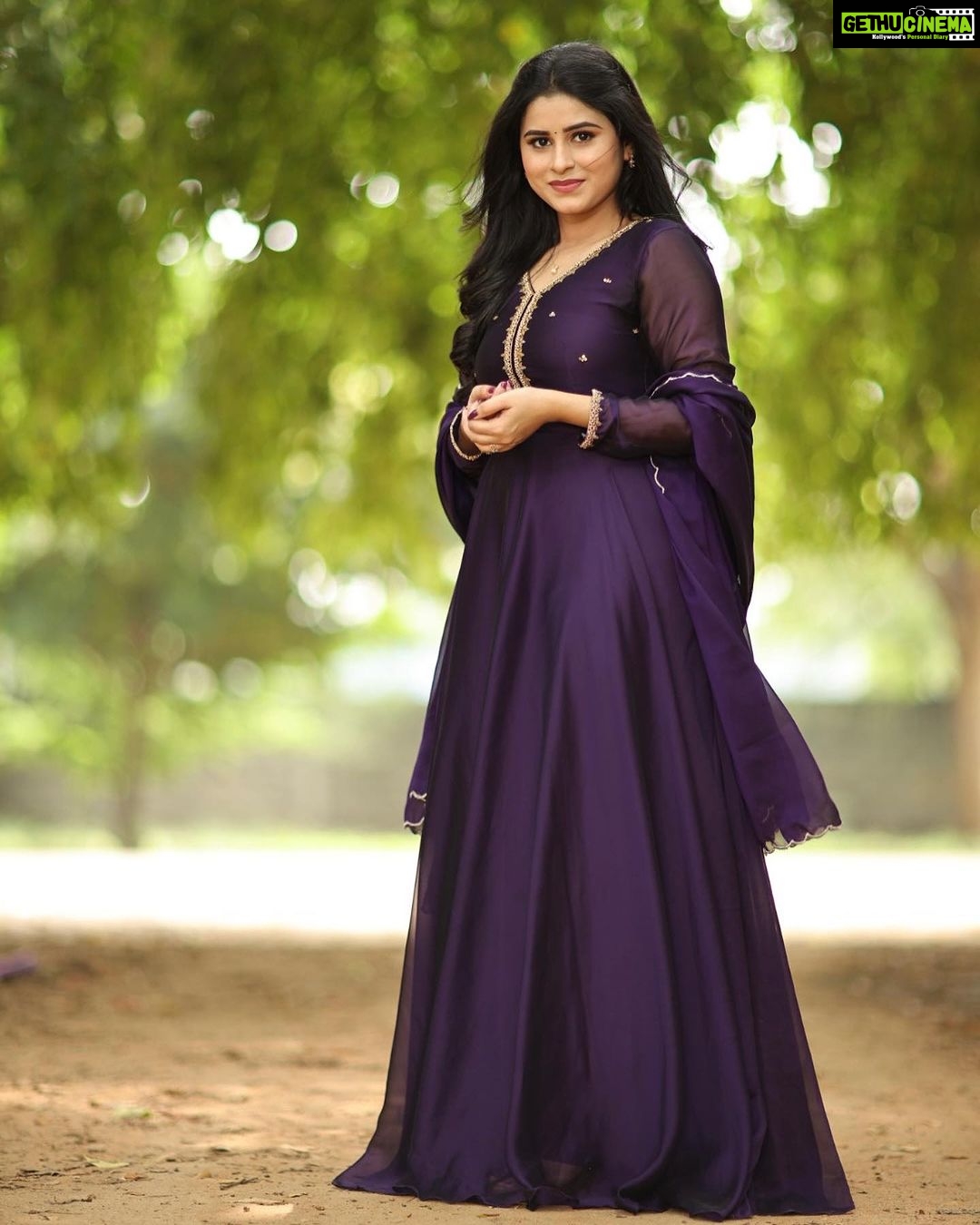 Rithika Tamil Selvi Instagram - π Outfit @akira_the_couture__ PC : @dhanush__photography #tamil_rithika #rithikatamilselvi #cwcshoot #vijaytelevision #rithika #cookwithcomali #modelphotoshoot #instatrend #trendingoninstagram #trending #hotstarspecials #hotstar #specialshow #instareels