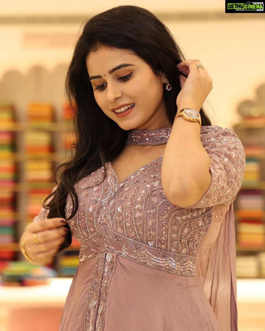 Rithika Tamil Selvi Instagram - A beautiful smile without any reason is the smile of existence., keep smiling ☺️ Have a great day !! 🌸 #tamil_rithika #rithikatamilselvi #vijaystars #vijaytelevision #tamilactress #rithika #trendingoninstagram #modeling #modelphotography #adshoot #modelshoot