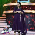 Rithika Tamil Selvi Instagram - After a long time…. In my favourite show #startmusic 😃 Outfit @instorefashions @orangeheadsproduction @dstudioproductions #rithika #vijaystars #vijaytelevision #startmusic #startmusicseason4 #startplayers #rithikatamilselvi #tamil_rithika #lovesing #favshow #trendingoninstagram #priyankadeshpande #kuraishi