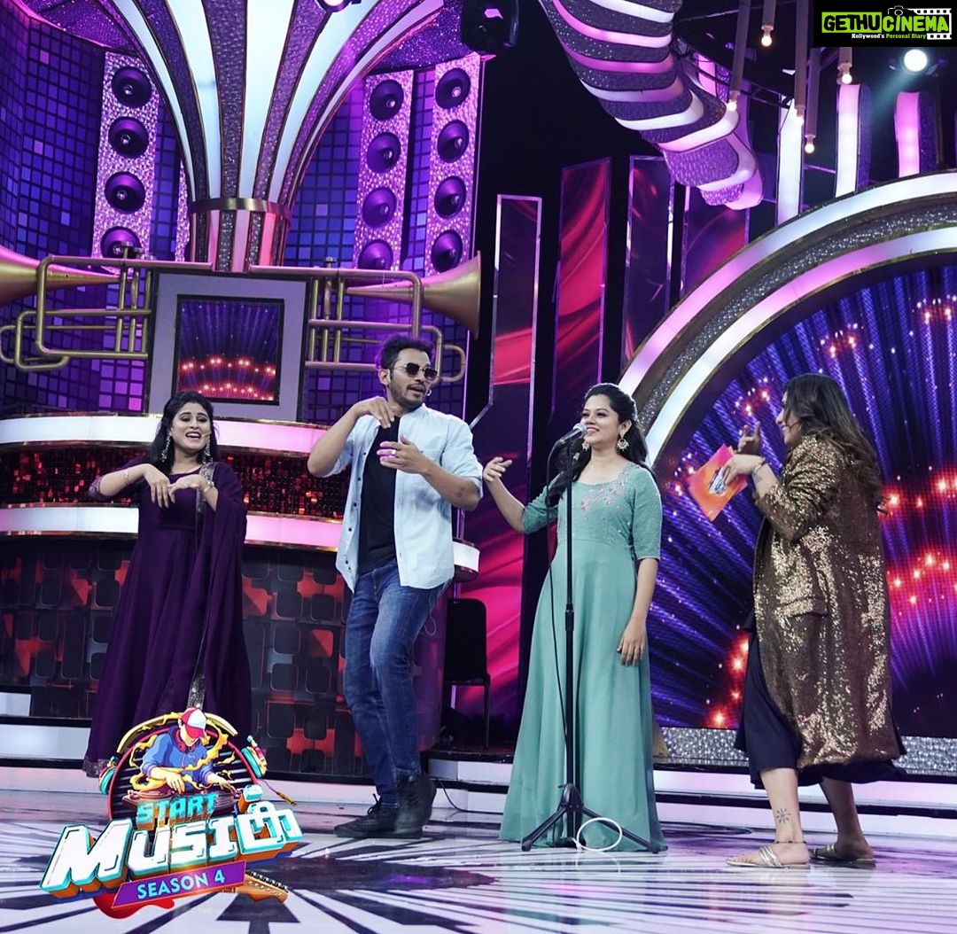 Rithika Tamil Selvi Instagram - After a long time…. In my favourite show #startmusic 😃 Outfit @instorefashions @orangeheadsproduction @dstudioproductions #rithika #vijaystars #vijaytelevision #startmusic #startmusicseason4 #startplayers #rithikatamilselvi #tamil_rithika #lovesing #favshow #trendingoninstagram #priyankadeshpande #kuraishi