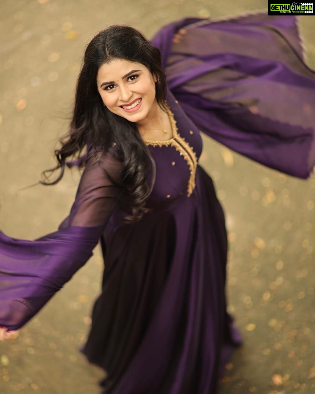 Rithika Tamil Selvi Instagram - π Outfit @akira_the_couture__ PC : @dhanush__photography #tamil_rithika #rithikatamilselvi #cwcshoot #vijaytelevision #rithika #cookwithcomali #modelphotoshoot #instatrend #trendingoninstagram #trending #hotstarspecials #hotstar #specialshow #instareels