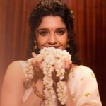 Ritika Singh Instagram - Mood after having my first ever Onam sadhya 😍