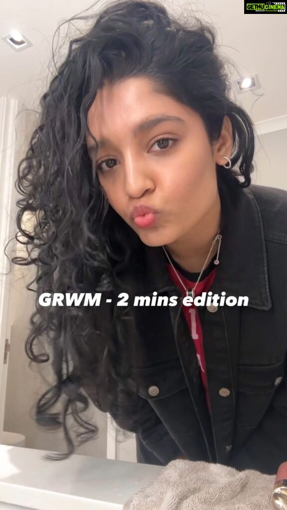 Ritika Singh Instagram - The kind of GRWM where you told your family you’d be outta the door in 2 mins except it’s been 20 mins so now they’re honking outside and your plan of wearing a beautiful white dress has gone to shits so you gonna show up dressed like a boy again 🫠 #runninglateismycardio #grwm #chaoticmakeuproutine #curlyhairlife #capetownskies Franschhoek