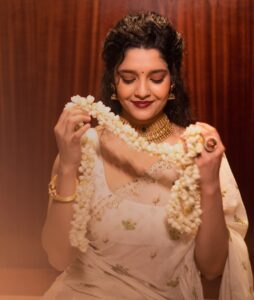 Ritika Singh Instagram - Mood after having my first ever Onam sadhya 😍
