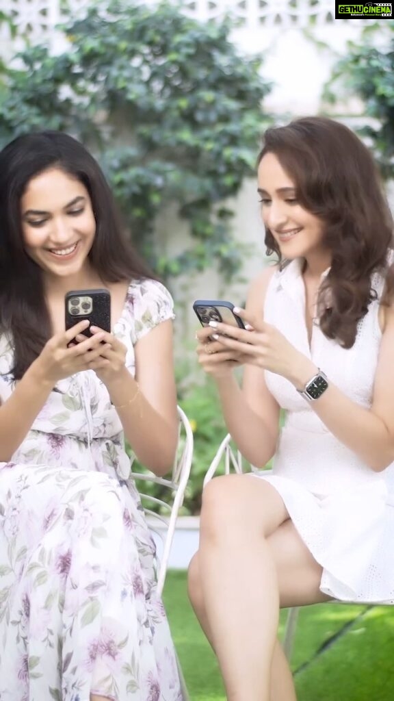 Ritu Varma Instagram - Ade paatha questions and conversations valla visigipoyara? Small talk ni skip chesi, go straight to laughing, dancing, and falling head over heels for that special someone with @neethoapp! Vellu! Join Neetho! Now! ❤� #neethoapp #neethodatingapp #telugusingles #datingapp