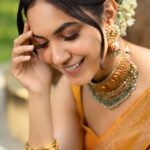 Ritu Varma Instagram - 🌻🌻 Jewellery @vegasri_goldanddiamonds Styling @hersheyy05 Photography @the_pixel_farmer MUA @makeupartist_arti Hair @durgarao_kvv