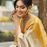 Ritu Varma Instagram - 🌻🌻 Jewellery @vegasri_goldanddiamonds Styling @hersheyy05 Photography @the_pixel_farmer MUA @makeupartist_arti Hair @durgarao_kvv