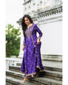 Ritu Varma Instagram - Purple haze 💜

Photography @the_pixel_farmer 
Styling @ravali_chinthapatla 
Outfit @jigarmaliofficial 
Earrings @gowrisjewellery 
MUA @makeupartist_arti Hair @durgarao_kvv