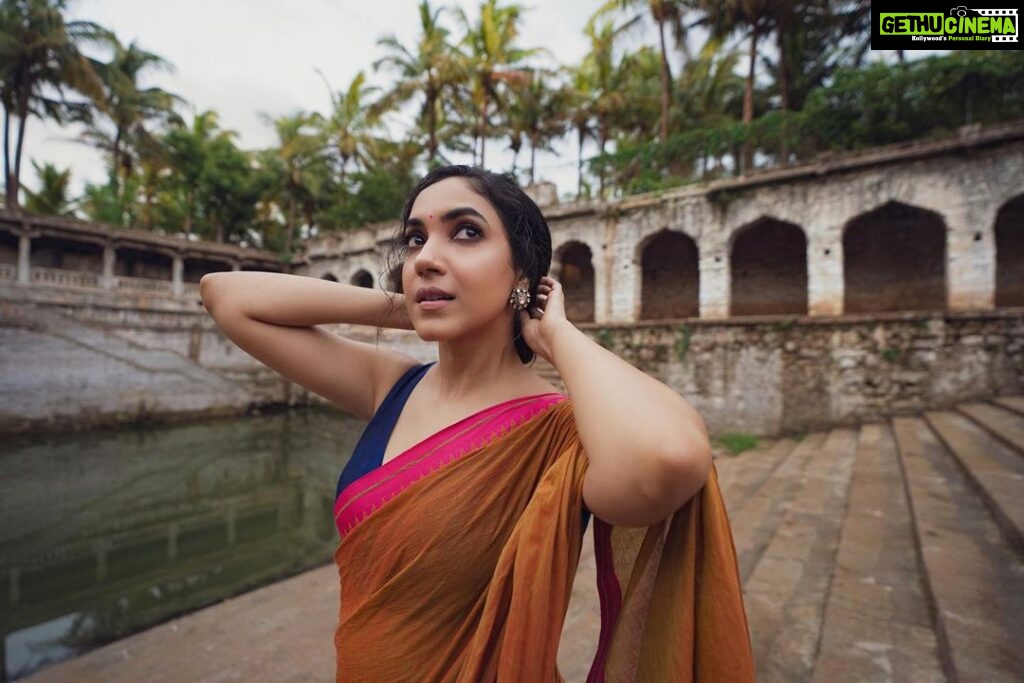 Ritu Varma Instagram - Lost in you.. @the_pixel_farmer @ravali_chinthapatla @gowrisjewellery @makeupartist_arti