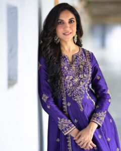 Ritu Varma Instagram - Purple haze 💜

Photography @the_pixel_farmer 
Styling @ravali_chinthapatla 
Outfit @jigarmaliofficial 
Earrings @gowrisjewellery 
MUA @makeupartist_arti Hair @durgarao_kvv