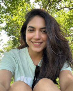 Ritu Varma Instagram - Best summer trip ever!! Beautiful places, incredible food and even better company 💕

📍Québec city 
📍Montréal