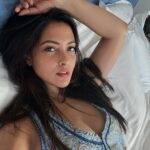 Riya Sen Instagram - Sunday Skincare 🐈‍⬛ TRIM - CHOCOLATE make this a foundational part of your daily routine and regimen and check out its benefits for yourself ! Discount link in bio ! #collagen #liquid #weightloss #skincare #ad