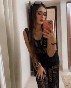 Riya Sharma Instagram - Weekend recap 🔄
#ootn #styledbyme #styledbyriri #rave #technovibes #mirrorselfiesforever