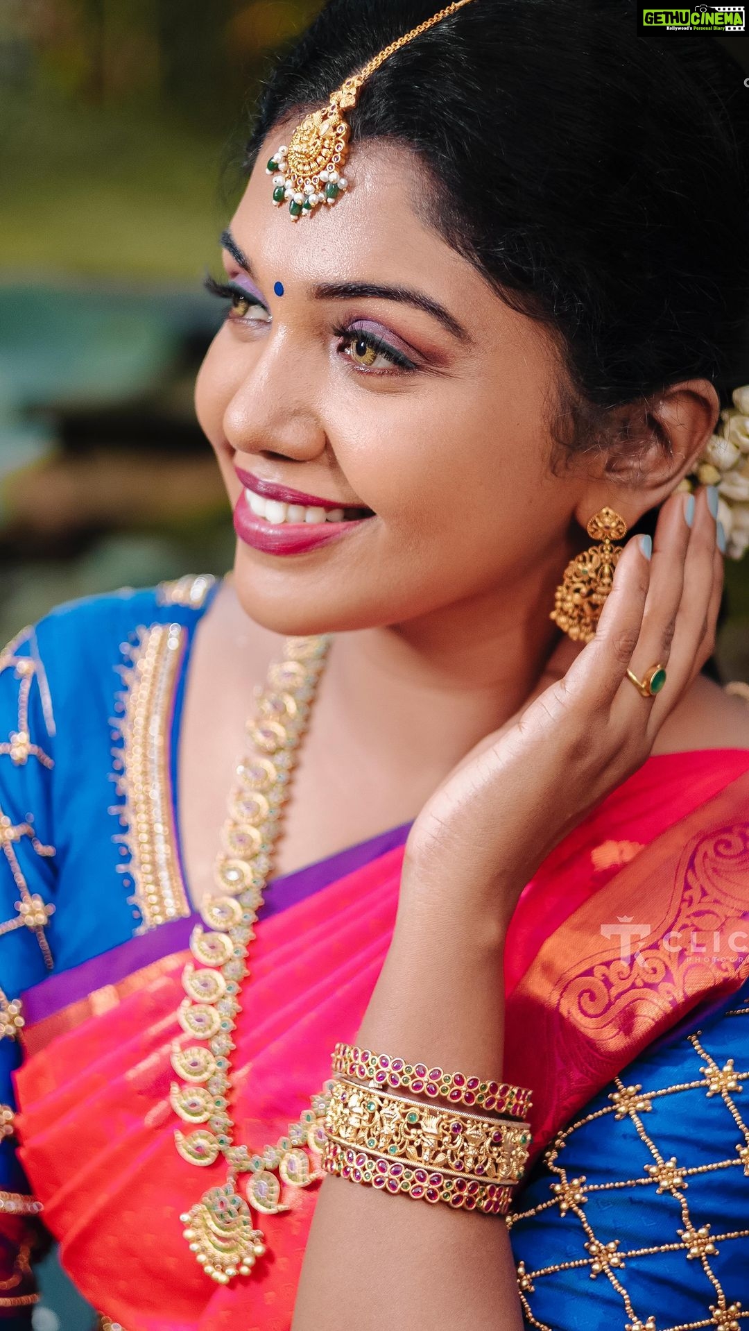 Riythvika Instagram - In frame : @riythvika_official Makeup : @manjus_elegance_makeover . . . . #riythvika #traditional #traditionalsaree #southindianbride #treading #treadingreels #sareelove #tk_clicks_photography