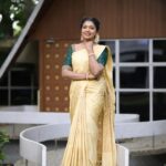 Riythvika Instagram - Makeup & styling : @sandy_de_stylist_ Photography: @sathyaphotography3 Hair & saree draping: @team_sandydestylist_ @sanvy_makeoverartistry Saree : @d_blossoms_saree Blouse : @ishithaa_design_house Jewellery : @fineshinejewels