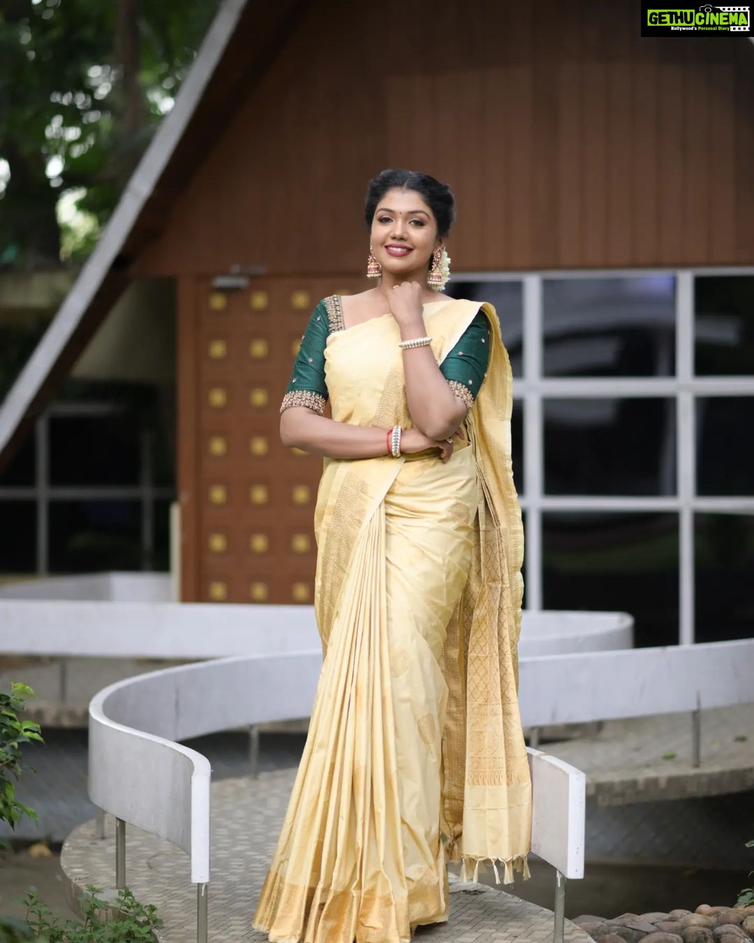 Riythvika Instagram - Makeup & styling : @sandy_de_stylist_ Photography: @sathyaphotography3 Hair & saree draping: @team_sandydestylist_ @sanvy_makeoverartistry Saree : @d_blossoms_saree Blouse : @ishithaa_design_house Jewellery : @fineshinejewels
