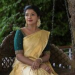 Riythvika Instagram - #onamashamsakal🌸🌷🌻 Makeup & styling : @sandy_de_stylist_ Photography: @sathyaphotography3 Hair & saree draping: @team_sandydestylist_ @sanvy_makeoverartistry Saree : @d_blossoms_saree Blouse : @ishithaa_design_house Jewellery : @fineshinejewels