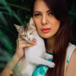 Rochelle Rao Instagram - #cocochanel said it not me! Hehe.. do you agree?? Met this beauty in Nepal, so I guess it’s true, no matter where I go there’s a cat by my side!