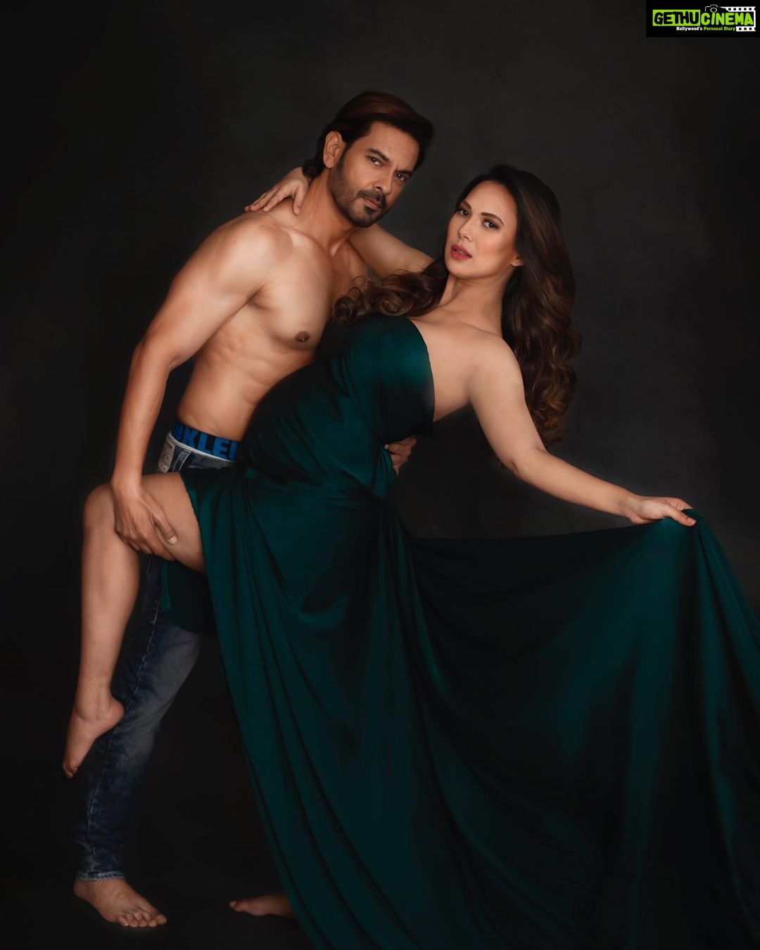 Rochelle Rao Instagram - This has been an incredible journey together . So much that I have learnt about @rochellerao , and also , the crazy roller coaster ride of emotions and bodily changes for my dearest and most beautiful 💝 It amazes me each time I think of how incredibly strong and beautiful women are made . God took his time 🫶🏻 , and as a man I have to say they are the stronger sex indeed . Respect to all the women in this world we men owe you big time 🤲🏻🙏 Here’s a very apt and beautiful poem that I read recently celebrating motherhood that @nancy_bindal_photography captured beautifully in these pictures . I am the mother of the moon sister of the stars child of the light in your eyes. I am powerful. The geometry of my shape shifts from gently curved lines to expanding circles: earth, moon, sun. I am powerful. I am strong. The tempo of my vibration quickens, increasing from butterfly wings, to floundering fish, to beating drum, erupting volcano, the rhythm as old and constant as the cycles of the sun and the turn of the tides. I am powerful. I am strong. I am beautiful. I hold the hope of my ancestors the knowledge of my time the fate of my future. I am powerful. I am strong. I am beautiful. I am mother. Love you’ll and thank you for all the love and support for us through this phase of our lives ❤️🙏