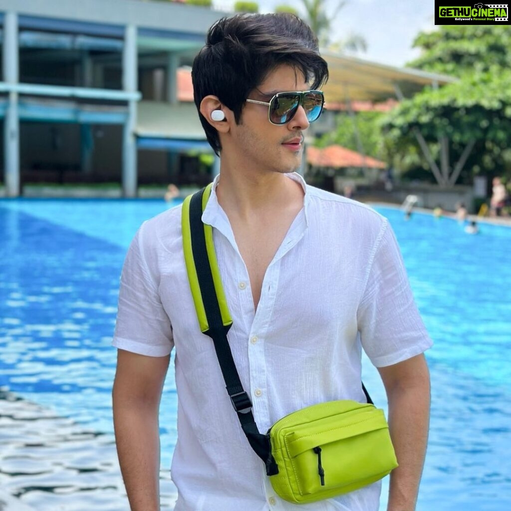 Rohan Mehra Instagram - Vacation never sounded so….. well perfect🤌 all thanks to my fav holiday partner- the JBL Tune Buds🤙🌴 Get your hands on the newest and coolest JBL Tune Series TWS Earbuds and enjoy amazing features like JBL Pure Bass Sound, compatibility with the JBL Headphones app, multipoint connectivity, and more😎 Get yours TODAY⭐ #TuneIntoPerfectSound #JBLTuneSeries #JBLTuneBuds #ANC #AdayInMyLife #Abudhabhi #Adventure #Travel #Trave