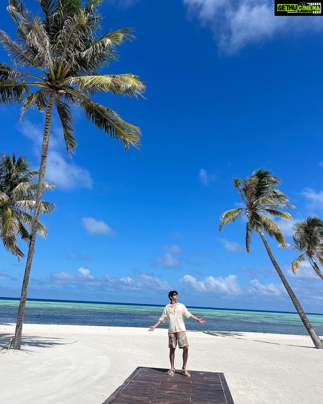 Rohan Mehra Instagram - Tan lines, salt in my hair, sand in my toes: Paradise π€ . . . @pullman_maldives #PullmanMaldives #PullmanHotels #AccorHotels #AccorLiveLimitless @visitmaldives #visitmaldives #maldives @thinkstrawberries #thinkstrawberries π· @aakritiranaofficial