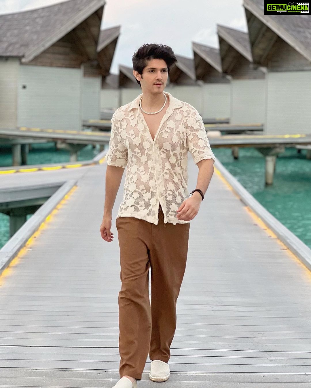 Rohan Mehra Instagram - If you need me call me on my Shell phone π . . . @movenpickkuredhivarumaldives #MovenpickKuredhivaruMaldives #movenpickmaldives #MovenpickHotels @visitmaldives #visitmaldives #maldives @thinkstrawberries #thinkstrawberries