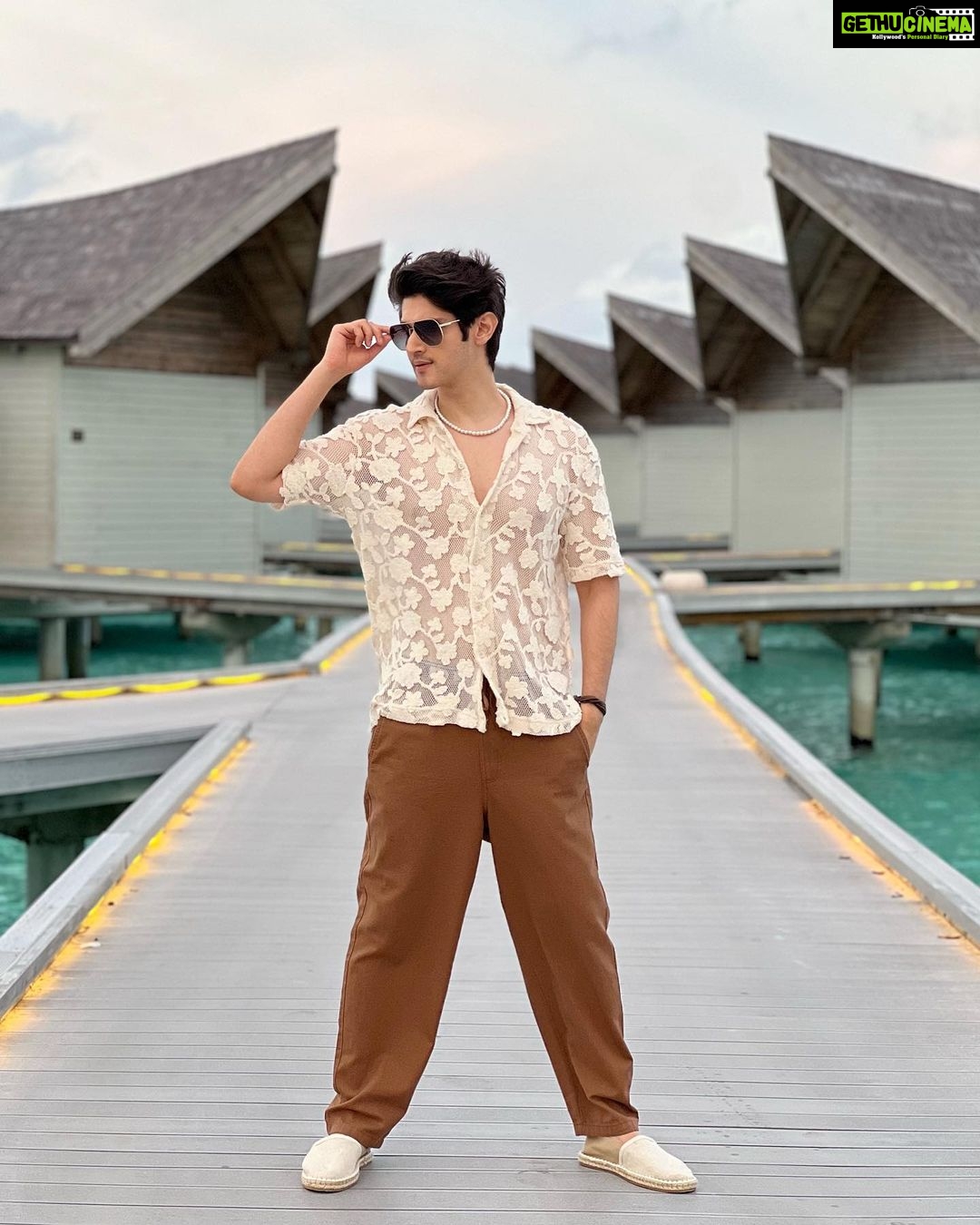 Rohan Mehra Instagram - If you need me call me on my Shell phone π . . . @movenpickkuredhivarumaldives #MovenpickKuredhivaruMaldives #movenpickmaldives #MovenpickHotels @visitmaldives #visitmaldives #maldives @thinkstrawberries #thinkstrawberries