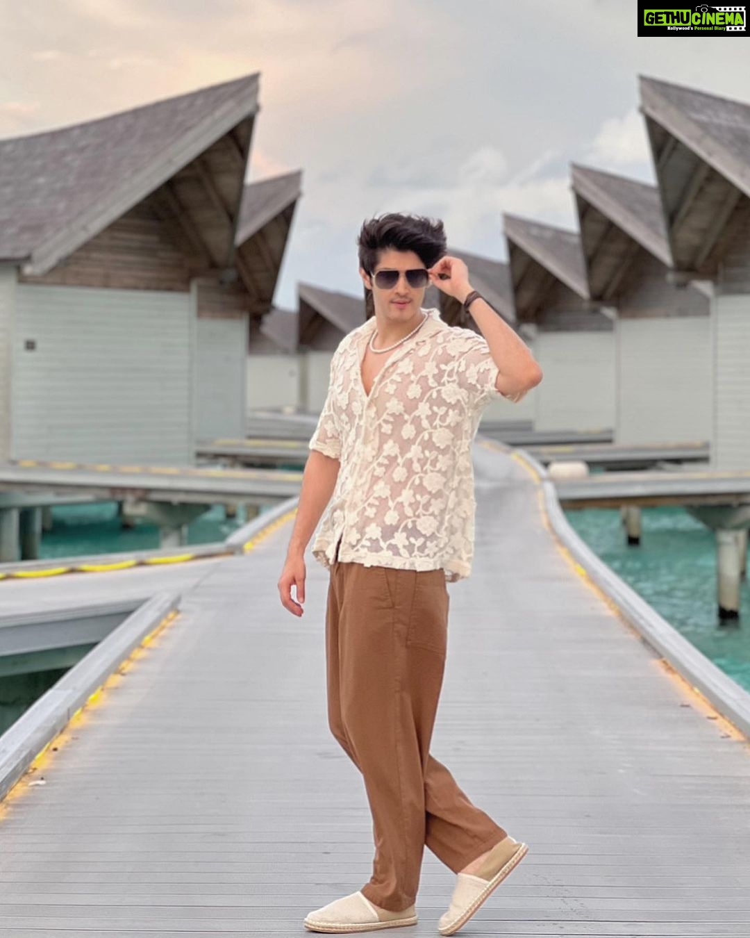 Rohan Mehra Instagram - If you need me call me on my Shell phone π . . . @movenpickkuredhivarumaldives #MovenpickKuredhivaruMaldives #movenpickmaldives #MovenpickHotels @visitmaldives #visitmaldives #maldives @thinkstrawberries #thinkstrawberries