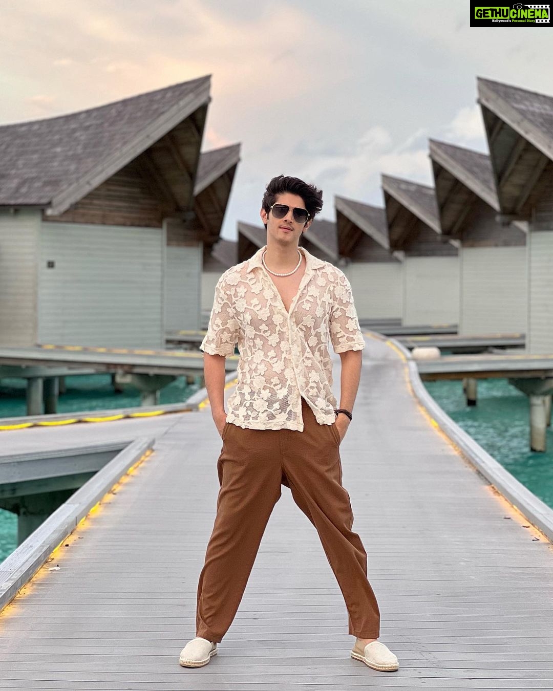 Rohan Mehra Instagram - If you need me call me on my Shell phone π . . . @movenpickkuredhivarumaldives #MovenpickKuredhivaruMaldives #movenpickmaldives #MovenpickHotels @visitmaldives #visitmaldives #maldives @thinkstrawberries #thinkstrawberries