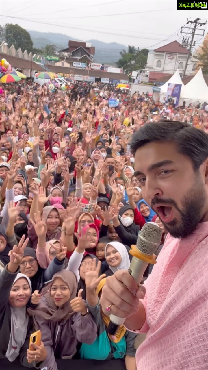Rohit Suchanti Instagram - I’m out of words , I don’t know what to feel , I really don’t think I can explain what I just experienced 🥺😢 All I wanna say is …. I LOVE YOU INDONESIA 🇮🇩🫶🏻❤️ @aishwarya_khare Missed you here ❤️🥹