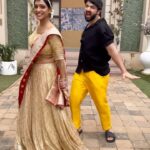 Rohit Suchanti Instagram - Sorry yaar mein toh apna step kar raha tha 🤣🤣🤣🤣 #reels #dancereels #rishmi