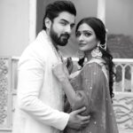 Rohit Suchanti Instagram - Inka to fundaa hai simple sa yaar Goli maaro to panga, Aankh maaro to pyaar 💕 . #Rishmi #Bhagyalakshmi