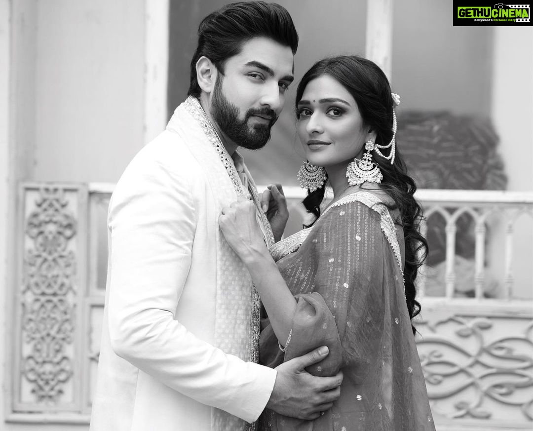 Rohit Suchanti Instagram - Inka to fundaa hai simple sa yaar Goli maaro to panga, Aankh maaro to pyaar 💕 . #Rishmi #Bhagyalakshmi
