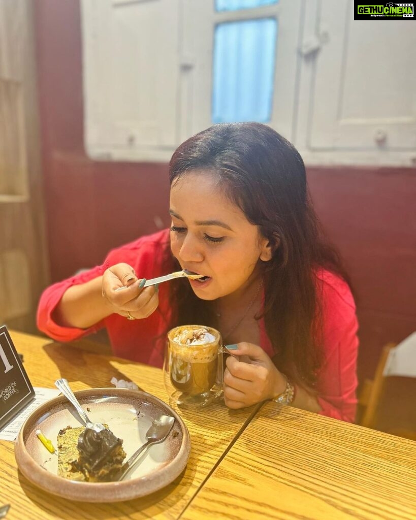 Roopal Tyagi Instagram - Oh hello ☁! We meet again 🥶 ☕ #chikmagalur #coffee #landofcoffee #karnataka #family #trivikchikmagalur Chikmagalur