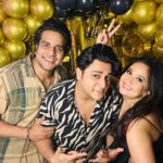 Roopal Tyagi Instagram - Biggest group hug to my personal Lion, lioness and Archer🦁 🦁 🏹 🤗 You guys know what this meant to me. Squishy hugs 🤗 P.S. @niravpsoni kudos for jheloing me since eternity 🫶🏼 #1millionfollowersparty
