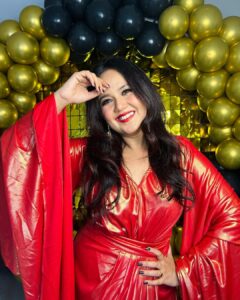 Roopal Tyagi Instagram - Happiness is.. 
🍾 🎉 🎂 🎈 

#1millionfollowers #celebrityinfluencer #instagram