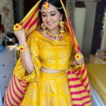 Roopal Tyagi Instagram - मक्खन का कटोरा, फूलों की बहार, मिश्री की मिठास, मैया का प्यार और दुलार, मुबारक हो सबको जन्माष्टमी का त्यौहार ! कृष्ण जन्माष्टमी की शुभकामनाएं ! #krishnajanmashtami #radhakrishna
